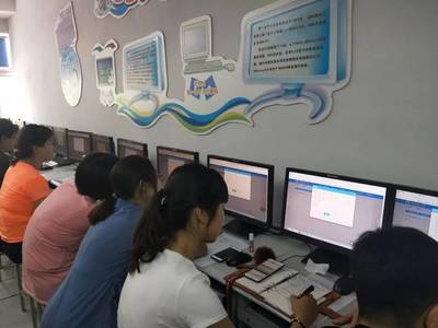Pad應用教學,助力智慧課堂--信息技術與學科深度融合教師培訓掠影